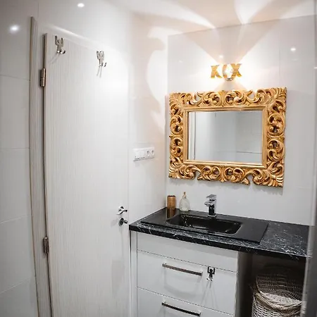 Ah Luxury Galerka Apartment *